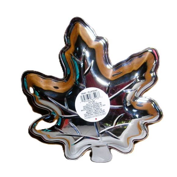 Greenbrier Serving Tray Maple Leaf Gold and Silver Plastic 8x9 inches Fall Party - Picture 2 of 2